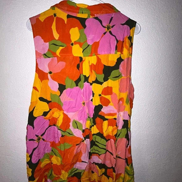 Terra & Sky Multicolor Floral Button-Down Blouse - Picture 5 of 5